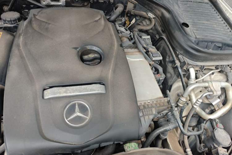 Used Mercedes-Benz GLC 2016 GLC 300 4MATIC Dynamic Model Engine Bay Left