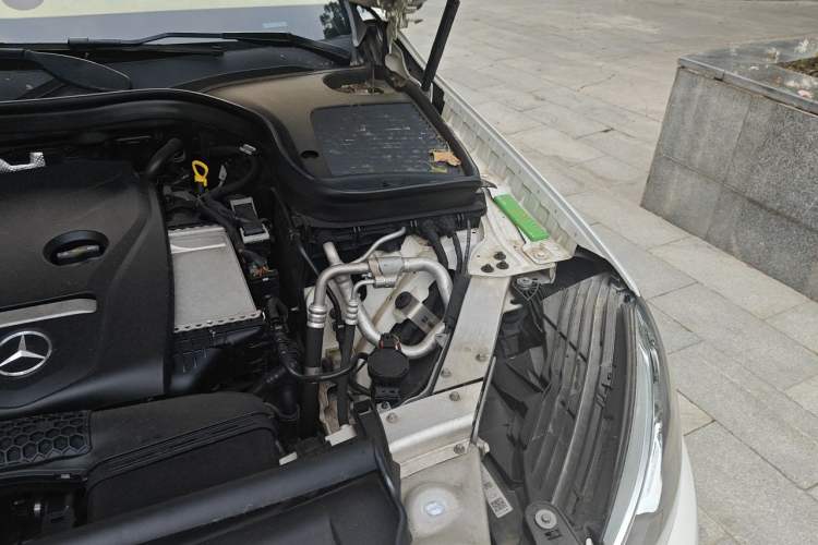 Used Mercedes-Benz GLC 2016 GLC 300 4MATIC Dynamic Model Engine Bay Left