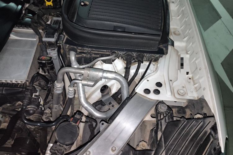 Used Mercedes-Benz GLC 2016 GLC 260 4MATIC Luxury Model Engine Bay Left