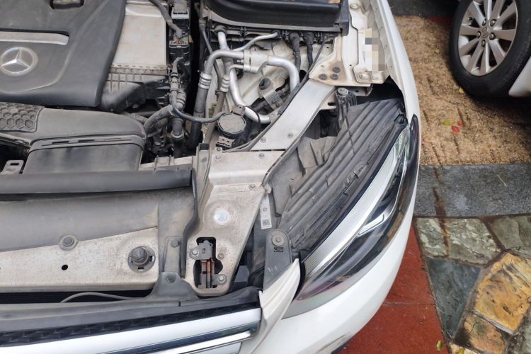 Used Mercedes-Benz GLC 2016 GLC 260 4MATIC Luxury Model Engine Bay Left