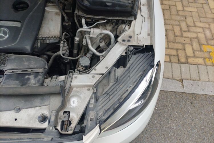 Used Mercedes-Benz GLC 2016 GLC 260 4MATIC Luxury Model Engine Bay Left