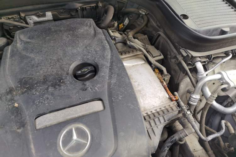 Used Mercedes-Benz GLC 2016 GLC 260 4MATIC Luxury Model Engine Bay Left