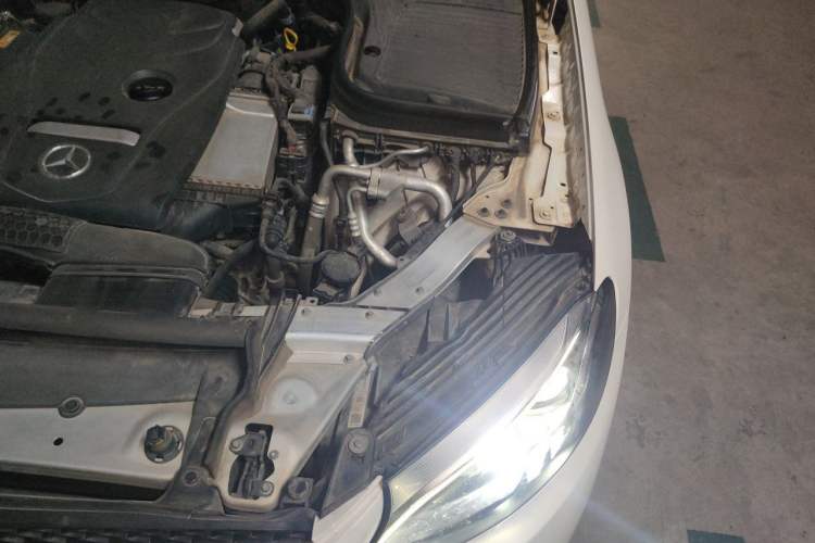 Used Mercedes-Benz GLC 2016 GLC 200 4MATIC Engine Bay Left