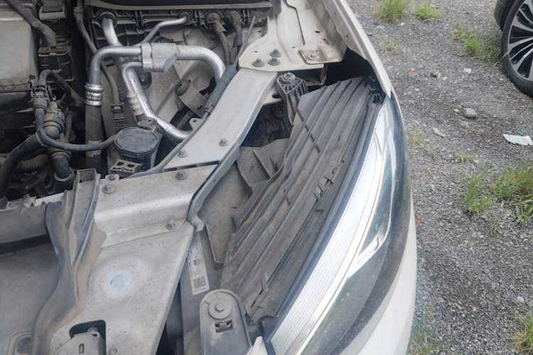 Used Mercedes-Benz GLC 2016 GLC 200 4MATIC Engine Bay Left