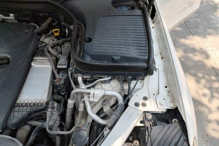 Used Mercedes-Benz GLC 2016 GLC 260 4MATIC Dynamic Edition Engine Bay Left