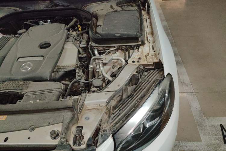 Used Mercedes-Benz GLC 2016 GLC 260 4MATIC Luxury Model Engine Bay Left