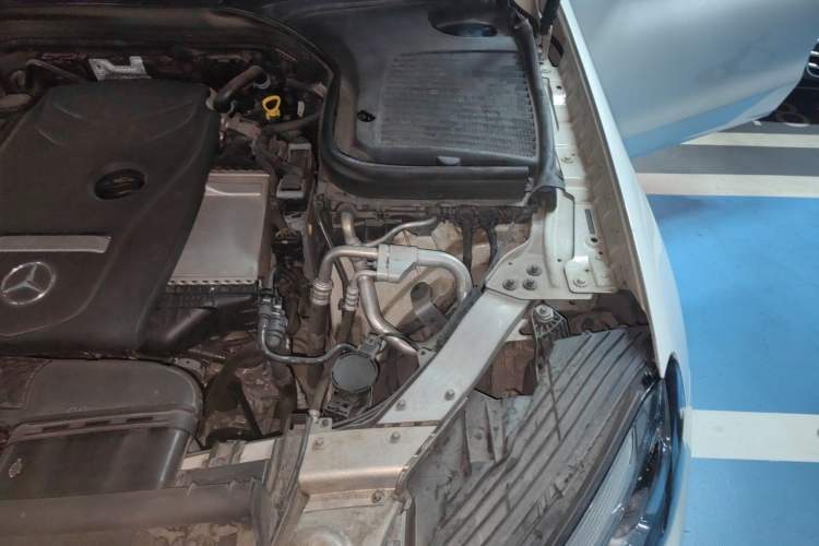 Used Mercedes-Benz GLC 2016 GLC 300 4MATIC Dynamic Model Engine Bay Left