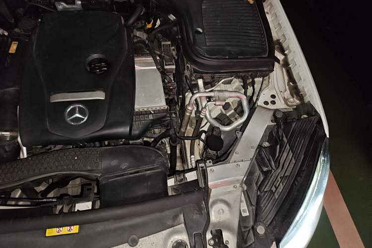 Used Mercedes-Benz GLC 2016 GLC 260 4MATIC Dynamic Edition Engine Bay Left
