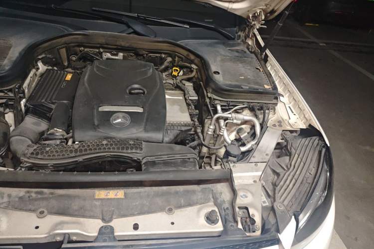 Used Mercedes-Benz GLC 2016 GLC 260 4MATIC Luxury Model Engine Bay Left