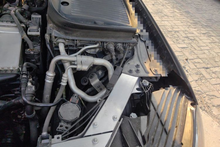 Used Mercedes-Benz GLC 2016 GLC 260 4MATIC Luxury Model Engine Bay Left