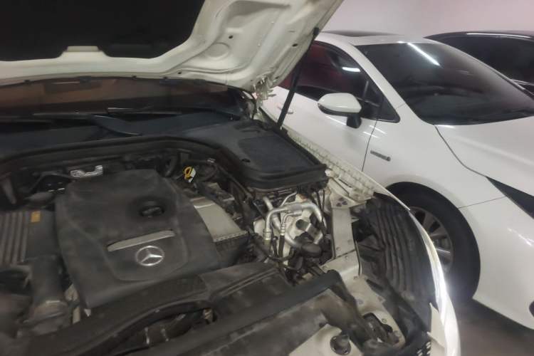 Used Mercedes-Benz GLC 2016 GLC 260 4MATIC Luxury Model Engine Bay Left