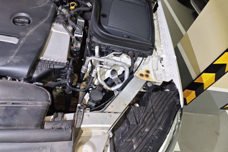 Used Mercedes-Benz GLC 2016 GLC 300 4MATIC Dynamic Model Engine Bay Left