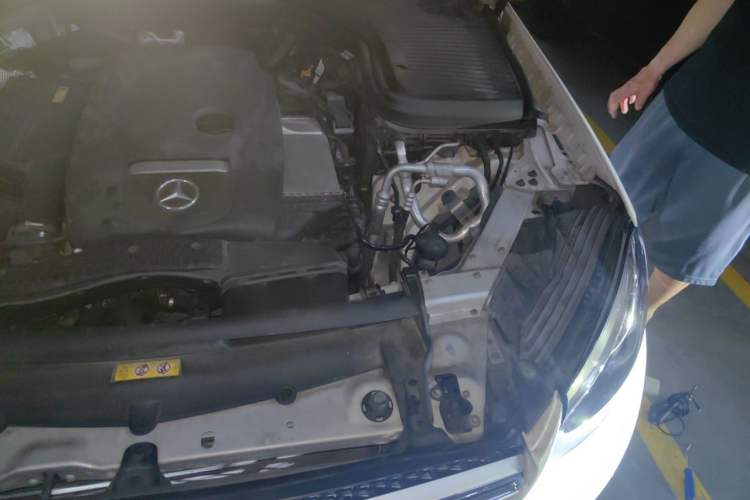 Used Mercedes-Benz GLC 2016 GLC 260 4MATIC Dynamic Edition Engine Bay Left