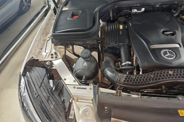 Used Mercedes-Benz GLC 2016 GLC 300 4MATIC Dynamic Model Engine Bay Right
