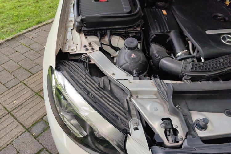 Used Mercedes-Benz GLC 2016 GLC 300 4MATIC Dynamic Model Engine Bay Right