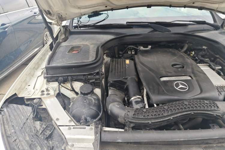 Used Mercedes-Benz GLC 2016 GLC 260 4MATIC Luxury Model Engine Bay Right