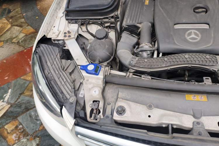 Used Mercedes-Benz GLC 2016 GLC 260 4MATIC Luxury Model Engine Bay Right
