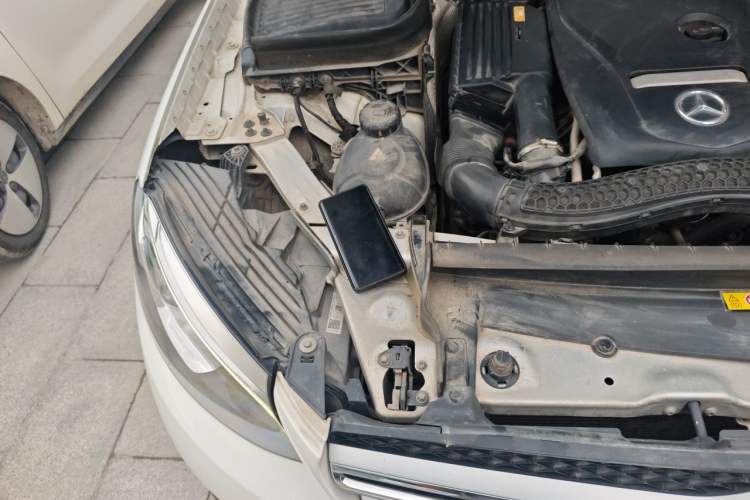 Used Mercedes-Benz GLC 2016 GLC 300 4MATIC Dynamic Model Engine Bay Right