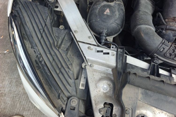 Used Mercedes-Benz GLC 2016 GLC 260 4MATIC Luxury Model Engine Bay Right