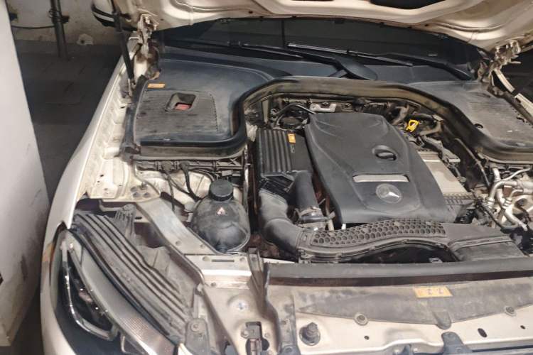 Used Mercedes-Benz GLC 2016 GLC 260 4MATIC Luxury Model Engine Bay Right