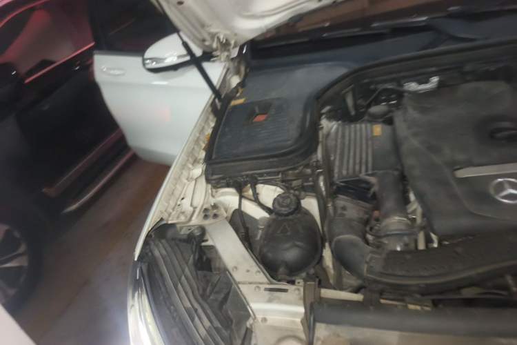 Used Mercedes-Benz GLC 2016 GLC 260 4MATIC Luxury Model Engine Bay Right