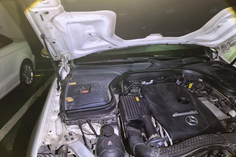 Used Mercedes-Benz GLC 2016 GLC 260 4MATIC Luxury Model Engine Bay Right