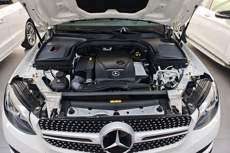 Used Mercedes-Benz GLC 2016 GLC 260 4MATIC Dynamic Edition Engine Bay