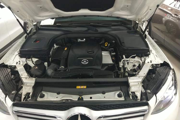 Used Mercedes-Benz GLC 2016 GLC 260 4MATIC Dynamic Edition Engine Bay