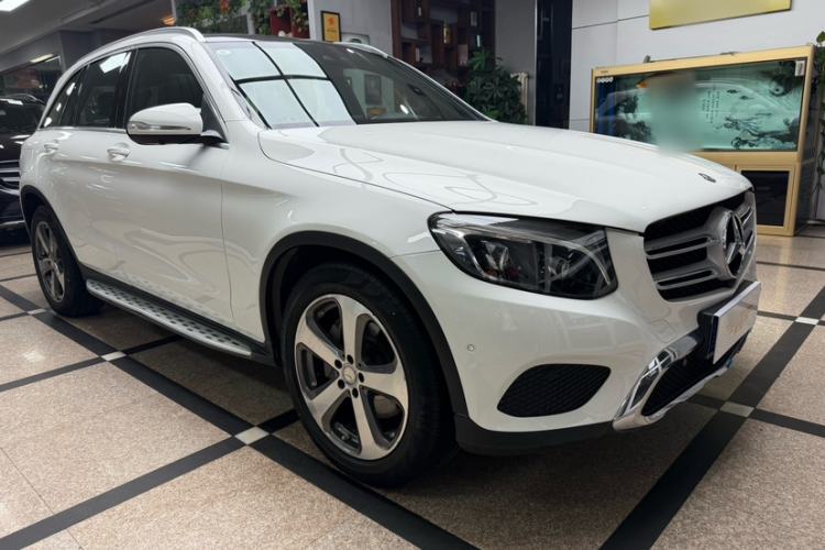 Used Mercedes-Benz GLC 2016 GLC 300 4MATIC Dynamic Model Exterior 1