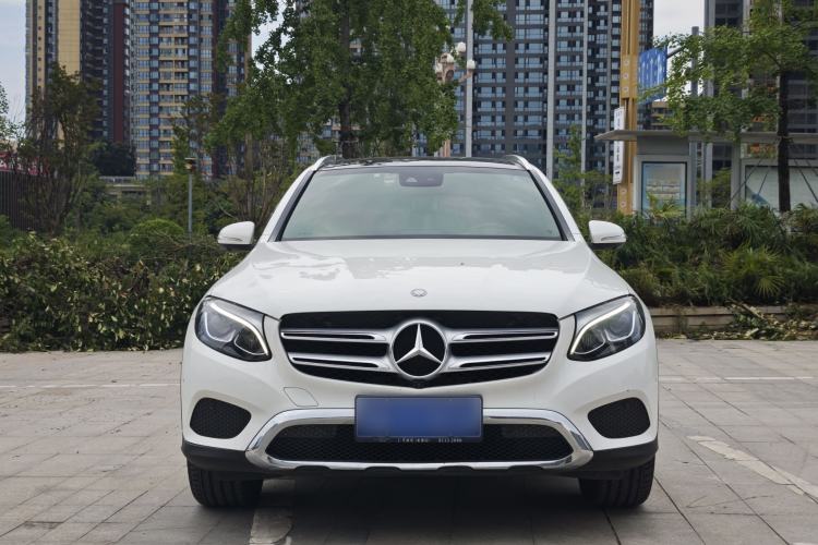 Used Mercedes-Benz GLC 2016 GLC 260 4MATIC Luxury Model Exterior 1