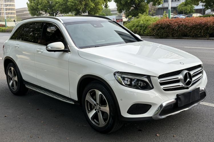 Used Mercedes-Benz GLC 2016 GLC 300 4MATIC Dynamic Model Exterior 1