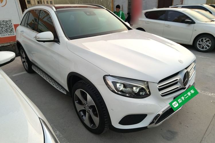 Used Mercedes-Benz GLC 2016 GLC 300 4MATIC Luxury Model Exterior 1