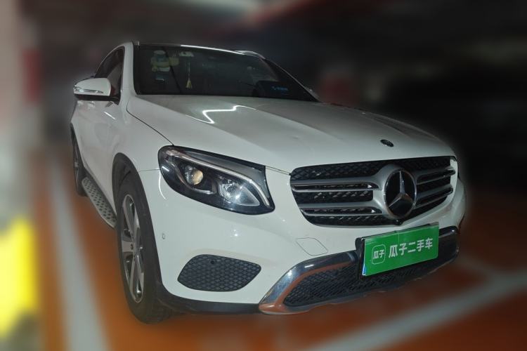 Used Mercedes-Benz GLC 2016 GLC 260 4MATIC Luxury Model Exterior 2