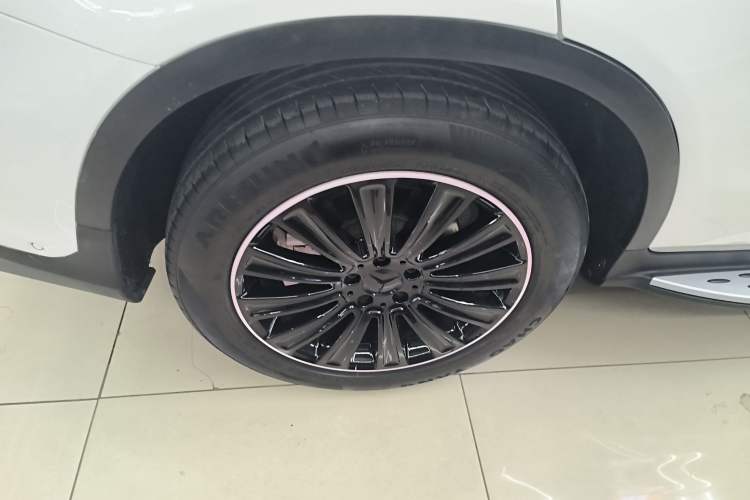 Used Mercedes-Benz GLC 2016 GLC 260 4MATIC Dynamic Edition Exterior 2