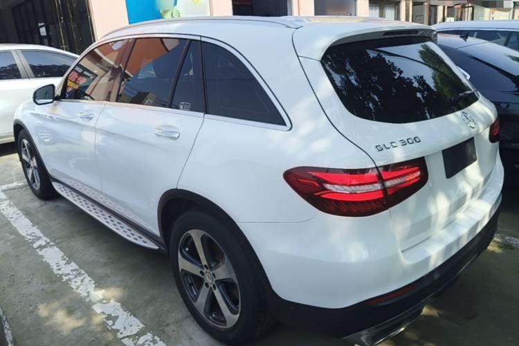 Used Mercedes-Benz GLC 2016 GLC 300 4MATIC Dynamic Model Exterior 2