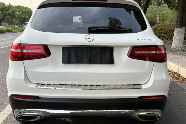 Used Mercedes-Benz GLC 2016 GLC 300 4MATIC Dynamic Model Exterior 2
