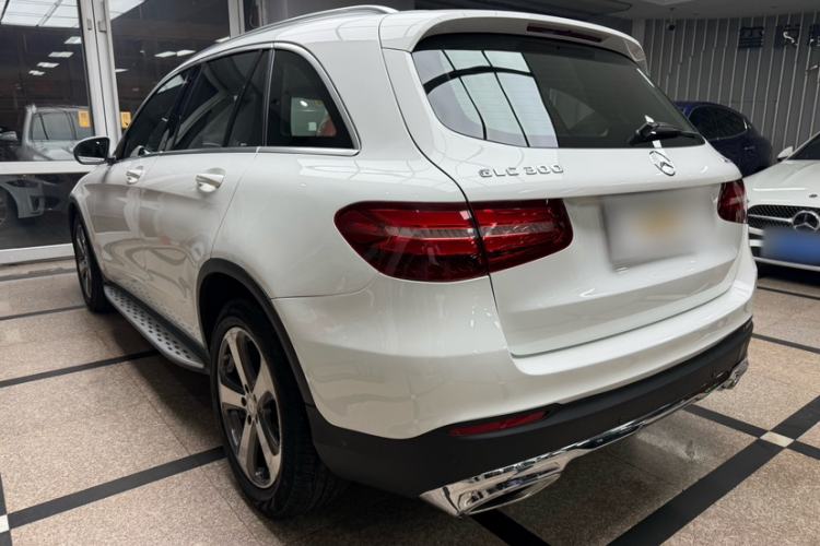 Used Mercedes-Benz GLC 2016 GLC 300 4MATIC Dynamic Model Exterior 3