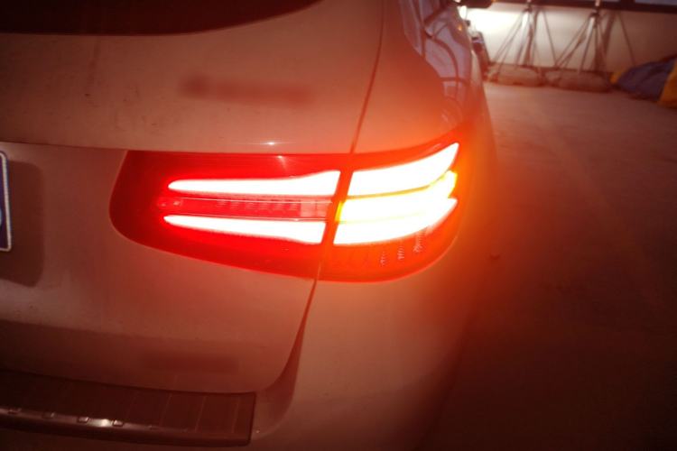 Used Mercedes-Benz GLC 2016 GLC 260 4MATIC Dynamic Edition Exterior 3