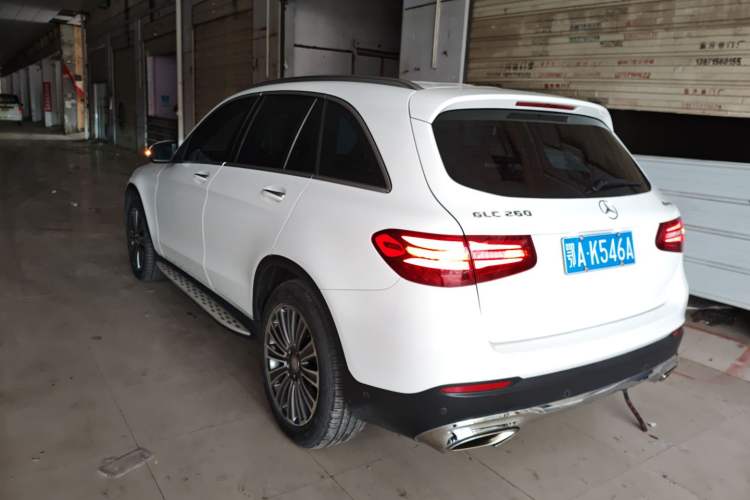 Used Mercedes-Benz GLC 2016 GLC 260 4MATIC Dynamic Edition Exterior 3