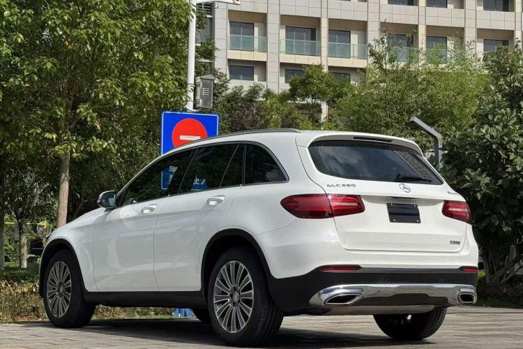 Used Mercedes-Benz GLC 2016 GLC 260 4MATIC Dynamic Edition Exterior 3