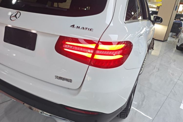 Used Mercedes-Benz GLC 2016 GLC 300 4MATIC Dynamic Model Exterior 3