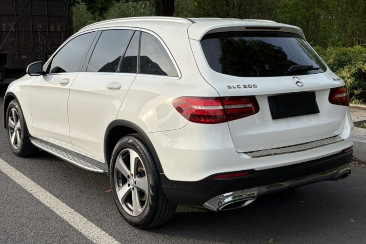 Used Mercedes-Benz GLC 2016 GLC 300 4MATIC Dynamic Model Exterior 4