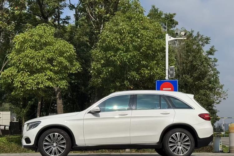 Used Mercedes-Benz GLC 2016 GLC 260 4MATIC Dynamic Edition Exterior 6