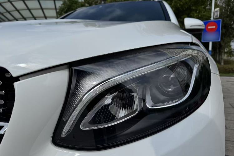 Used Mercedes-Benz GLC 2016 GLC 260 4MATIC Dynamic Edition Exterior 7