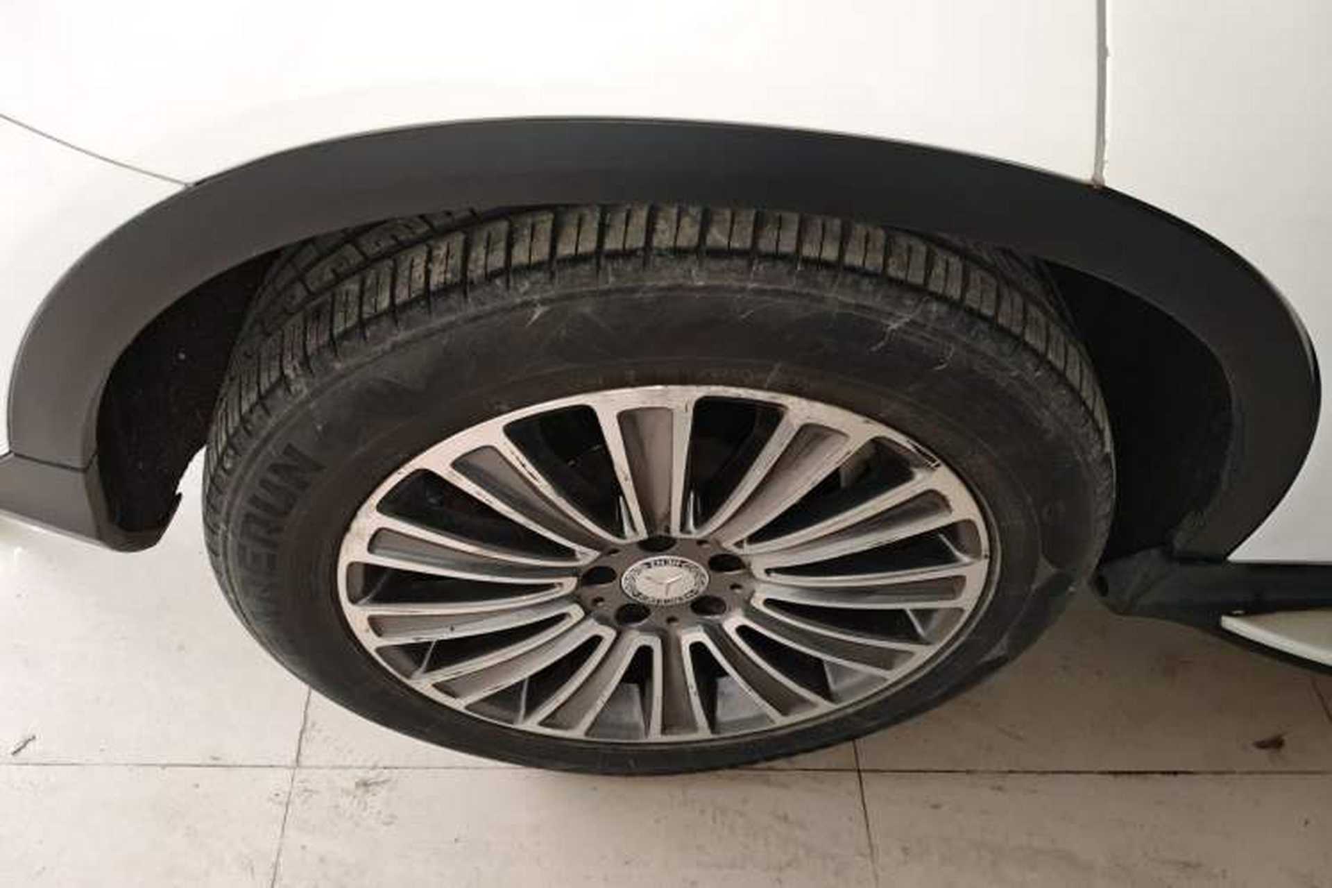 Used Mercedes-Benz GLC 2016 GLC 260 4MATIC Dynamic Edition Exterior 8