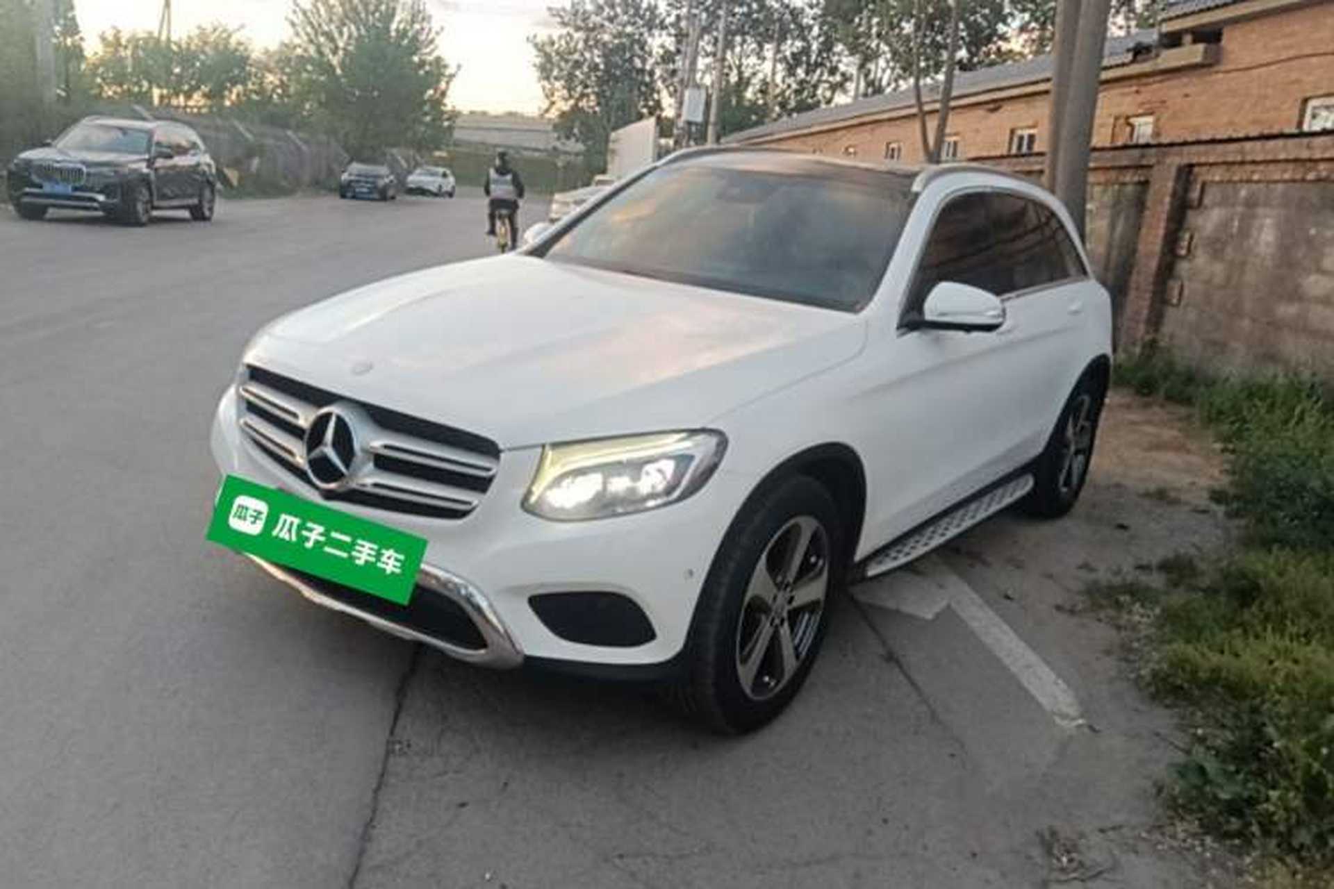 Used Mercedes-Benz GLC 2016 GLC 300 4MATIC Dynamic Model Front Left 45 Deg