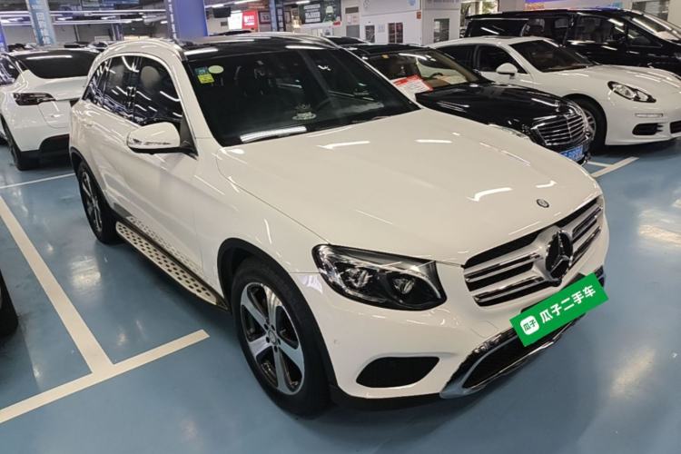 Used Mercedes-Benz GLC 2016 GLC 300 4MATIC Dynamic Model Front Right 45 Deg