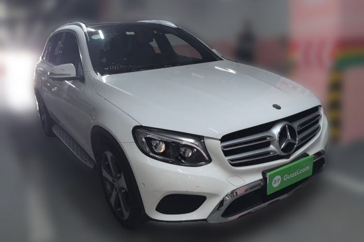 Used Mercedes-Benz GLC 2016 GLC 300 4MATIC Dynamic Model Front Right 45 Deg