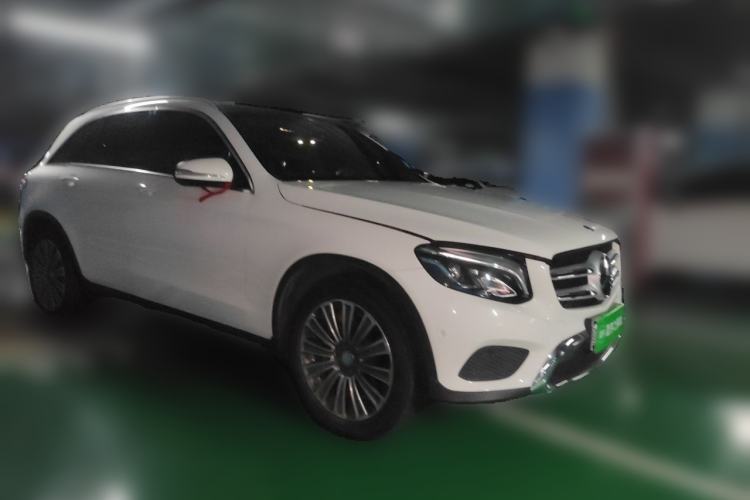 Used Mercedes-Benz GLC 2016 GLC 260 4MATIC Dynamic Edition Front Right 45 Deg