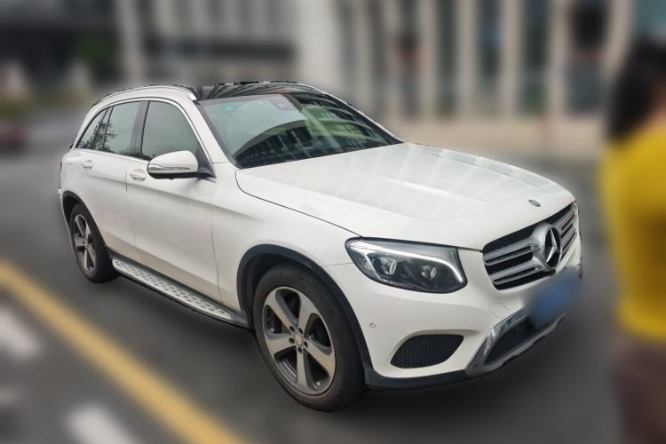 Used Mercedes-Benz GLC 2016 GLC 300 4MATIC Dynamic Model Front Right 45 Deg